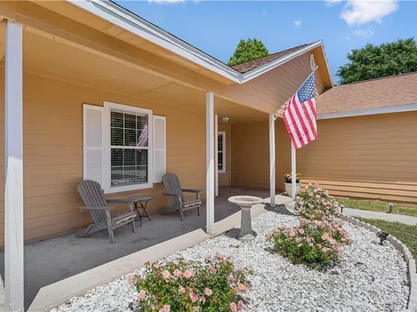 223 Chestnut Ct, Kingsland, GA 31548