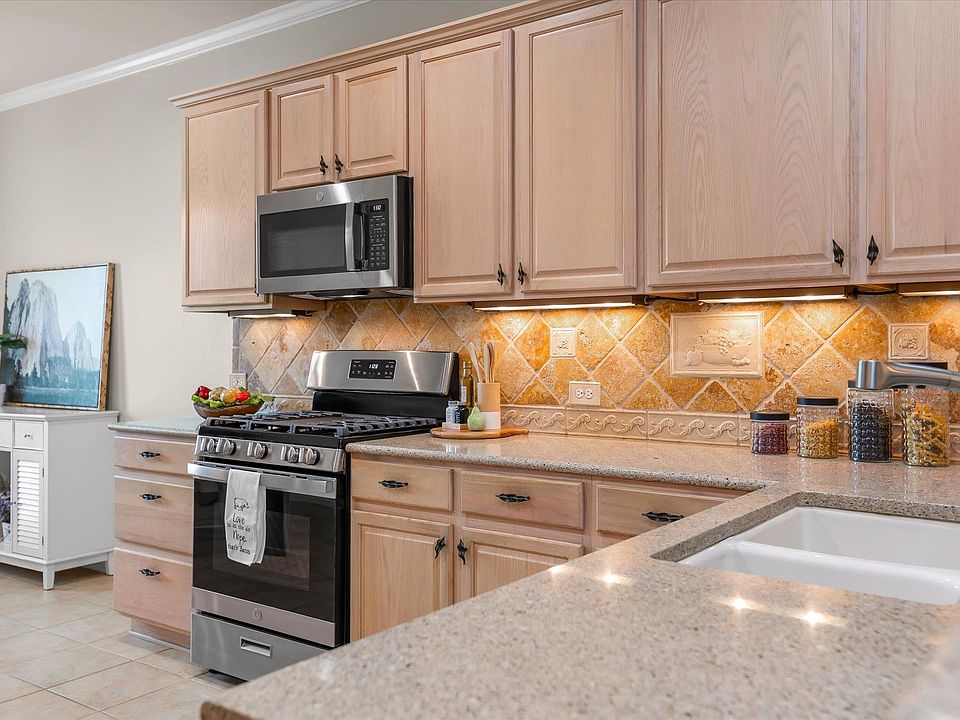 1st image of 402 Deer Meadow Cir