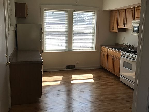 3rd image of 1847 Cuyler Ave APT 1