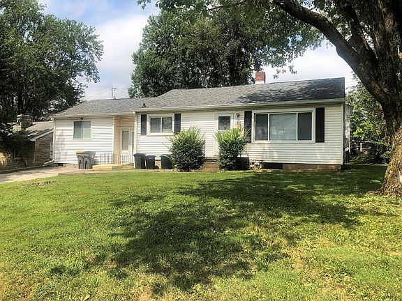 2nd image of 207 E 19th St