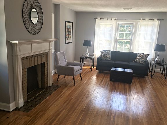3rd image of 160 Shoshone St