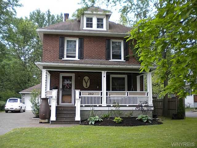 1st image of 202 Long Ave