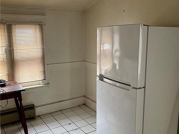 3rd image of 611 6th St