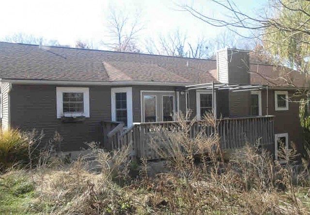 2nd image of 992 Homestead Ln