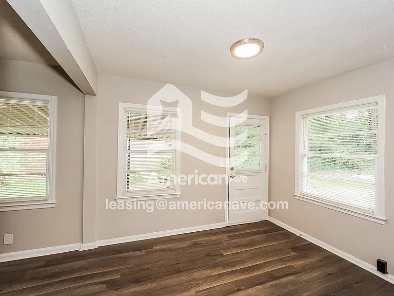 1830923_007_wm_-_dining_room_12954709.jpg