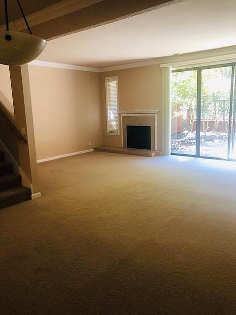 1st image of 1045 Margaret Ct