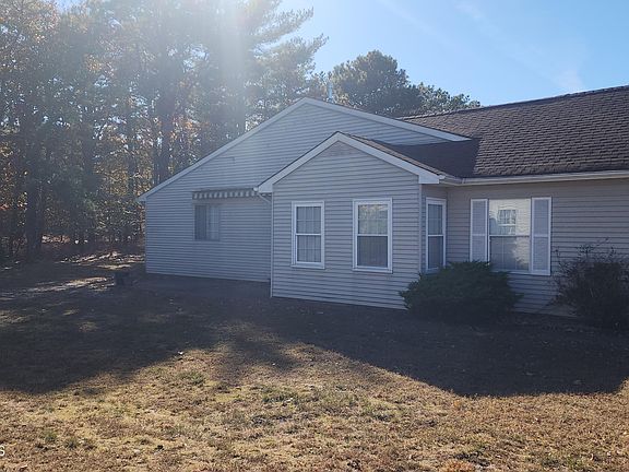 4th image of 17 Birchwood Drive #A