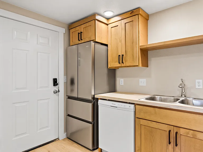 728 Walnut St — Photo 6