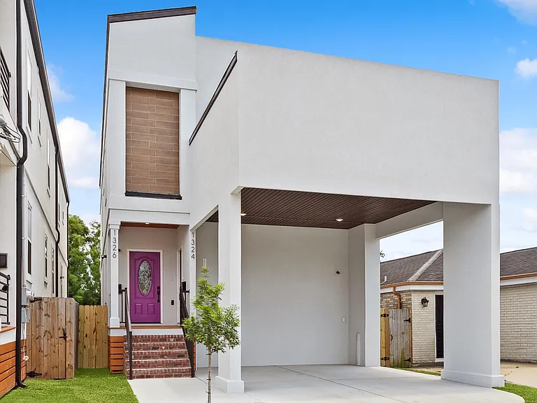 1326 Harrison Ave — Photo 3