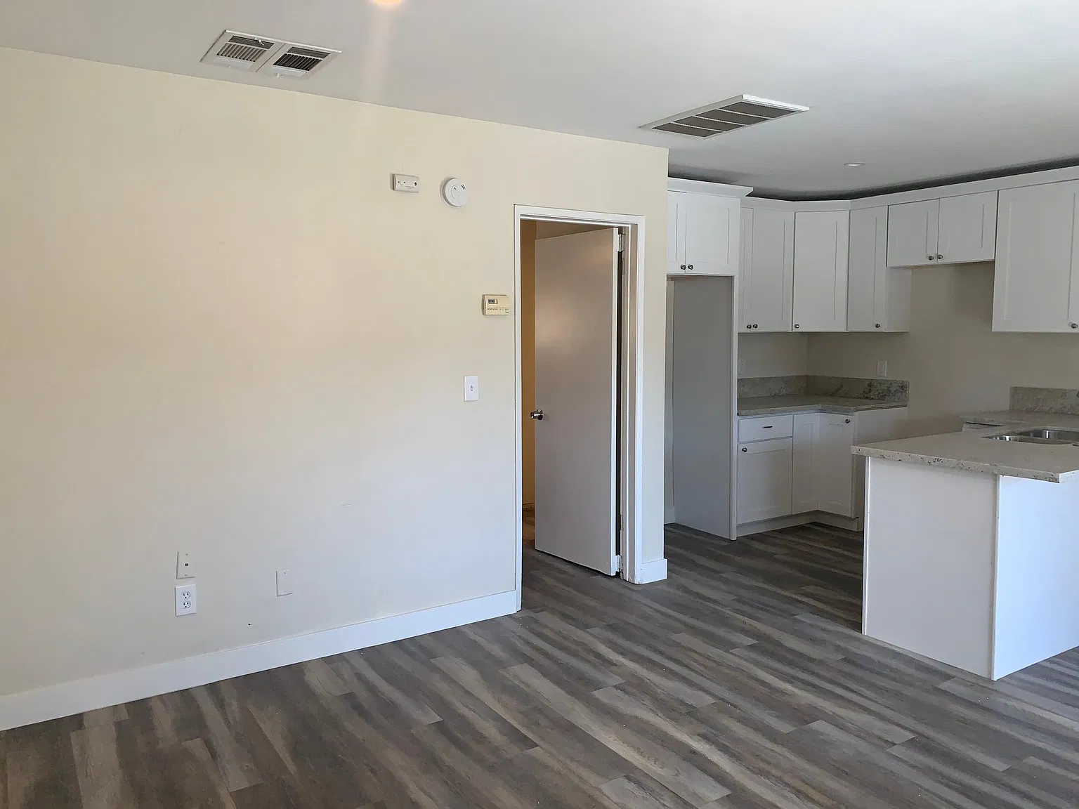 2 bed, 740 sqft, $1,895 — Photo 3