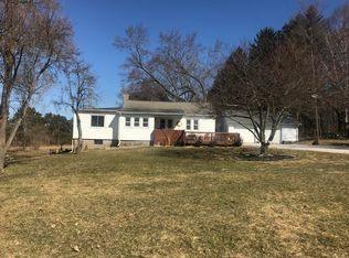 28574 Peavine St, Dowagiac, MI 49047