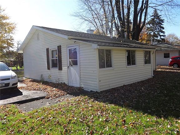 3rd image of 66 Canandaigua Ave