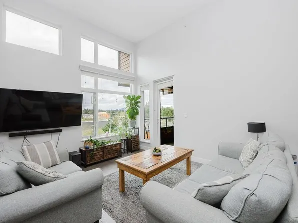 875 Gibsons Way #404, Gibsons, BC V0N 1V8