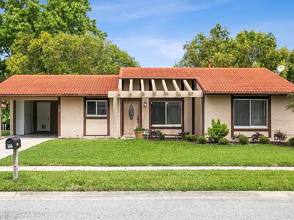 4th image of 5657 Minaret Ct