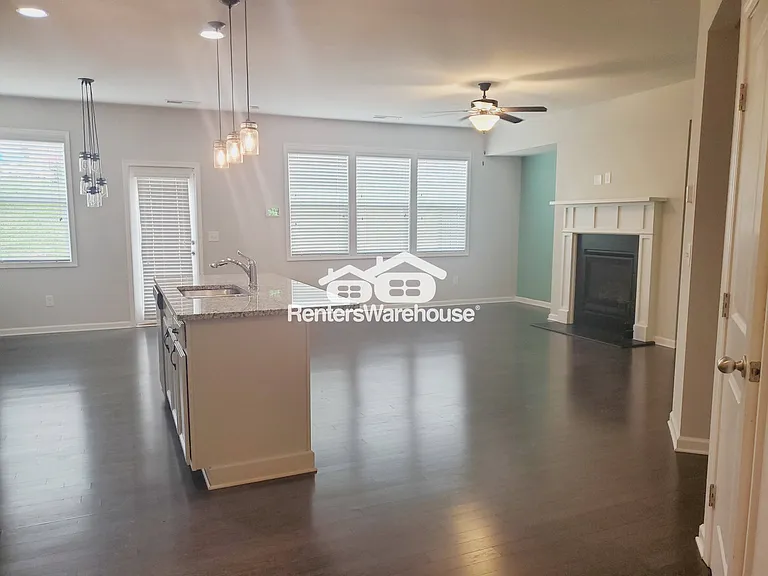 1761 Orange Grove Pl — Photo 2