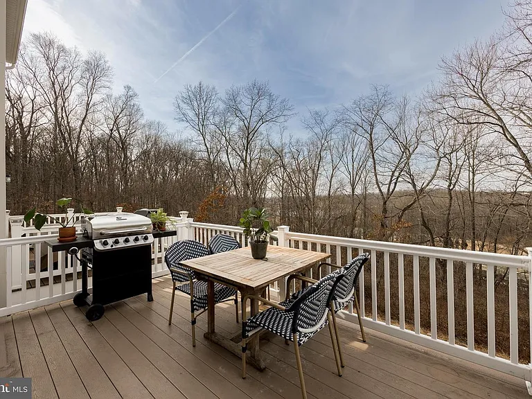 1872 Thistle Ct — Photo 18