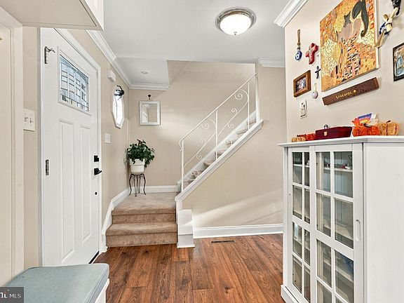 5th image of 126 Hampton Dr