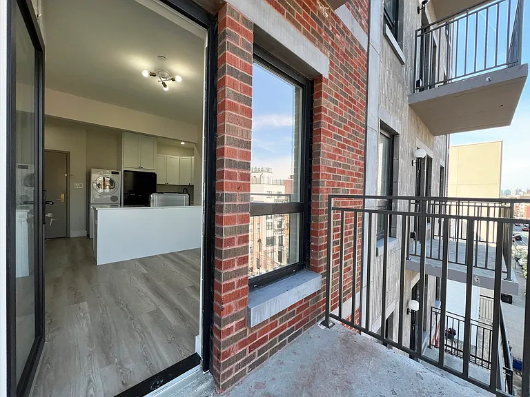 950 Bedford Ave #5B — Photo 7