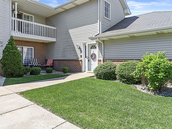 3rd image of 1290 Village Centre Dr