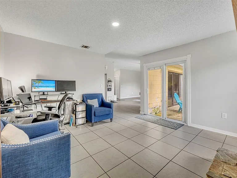 832 Valnera Ct — Photo 11