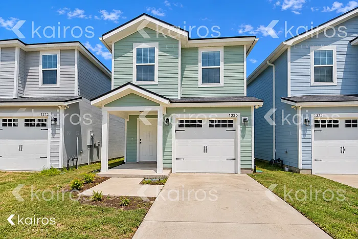 3 bed, 2.5 bath, 1409 sqft, $1,725 — Photo 1
