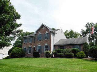 14 High Saddle Ln, Allentown, PA 18104