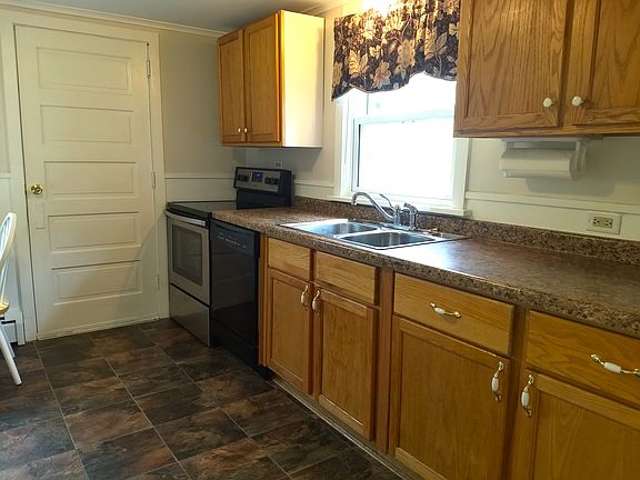 5th image of 23365 Dogwood Ave