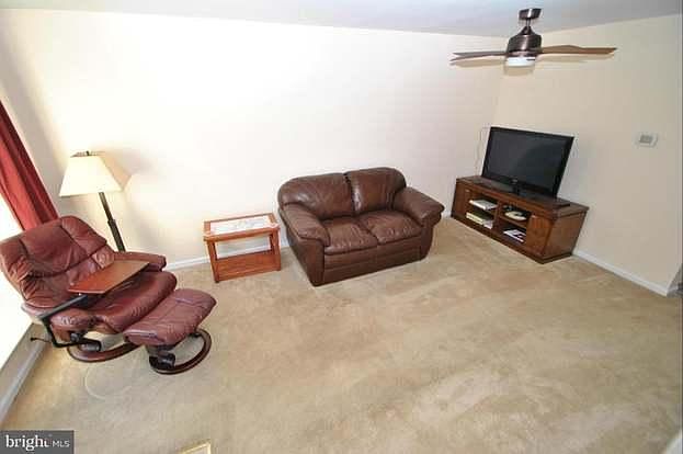 1st image of 216 Saint Johns Sq