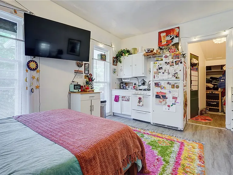 8 Rowley St #1 — Photo 4