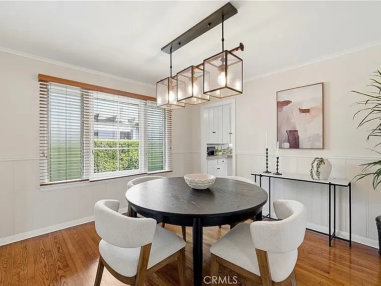 626 Temple Ave — Photo 8