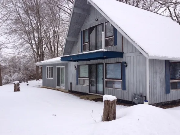 3280 N Lakeside Dr, Coal City, IL 60416