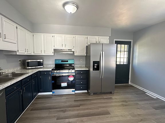 3rd image of 909 Samantha Cir