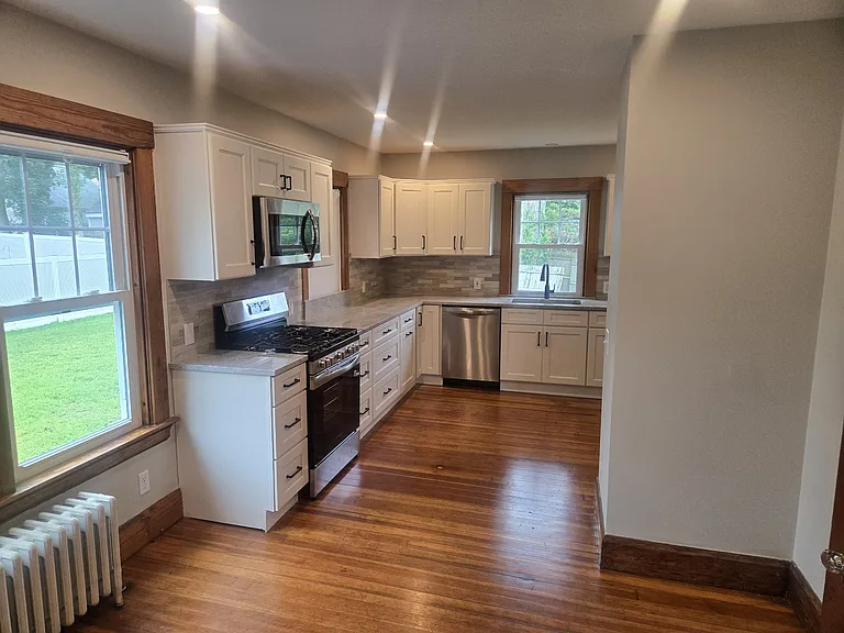 38 Maple St — Photo 4
