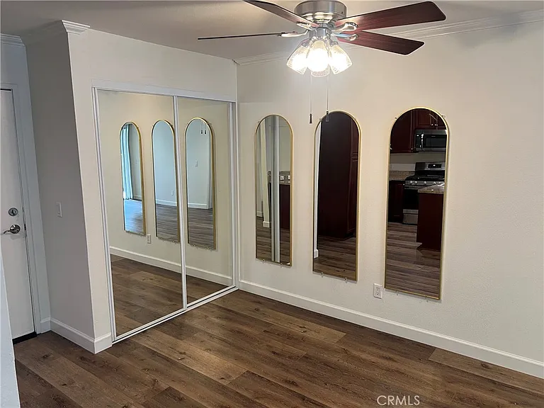 5520 Owensmouth Ave #103 — Photo 12