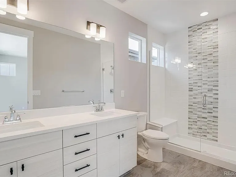 6009 Benton St — Photo 14