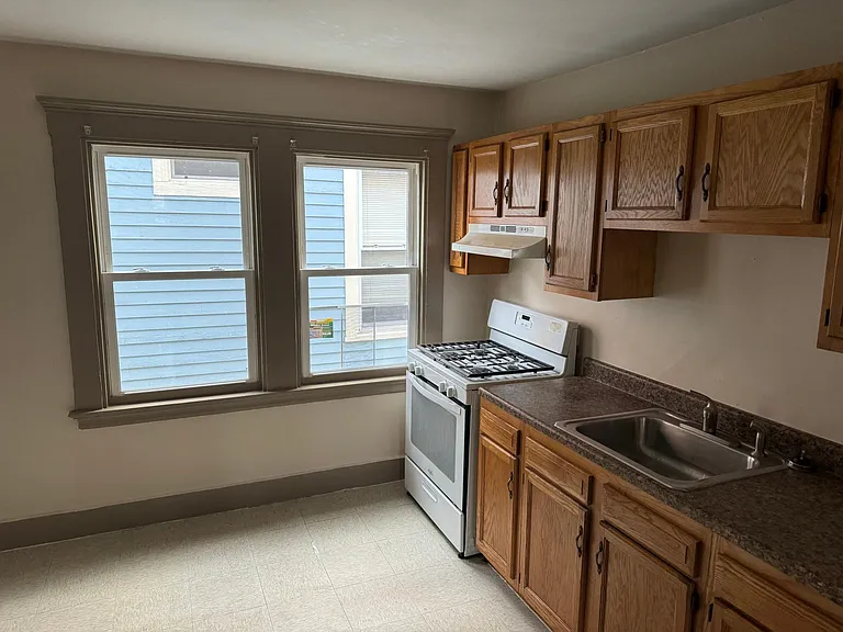 64 Ellsworth Ave #3A — Photo 4