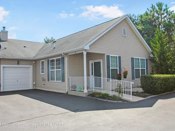 23 Winkle Court, Whiting, NJ 08759