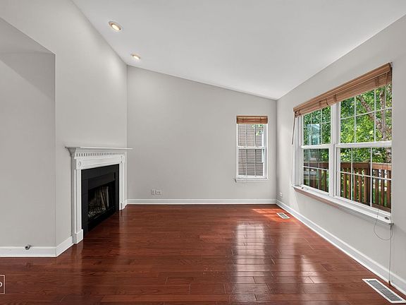 5th image of 831 Genesee Dr
