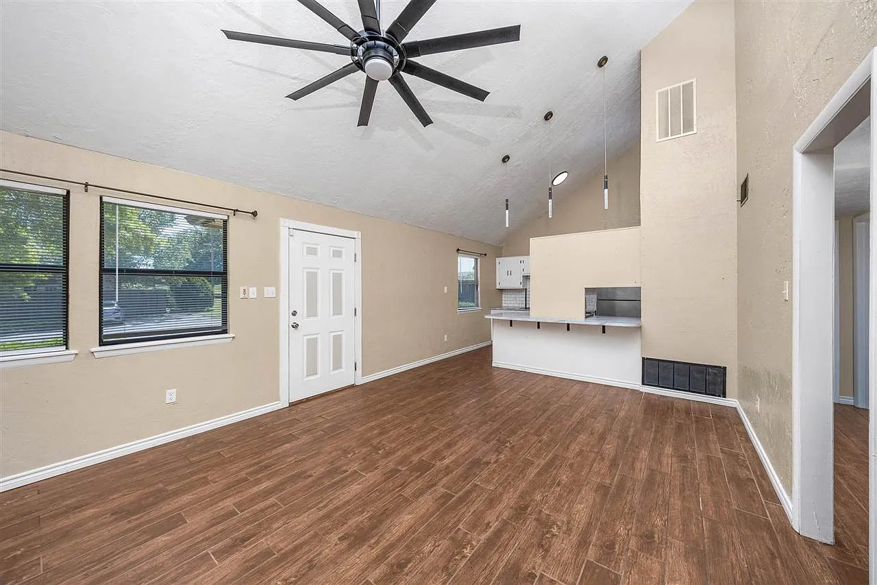 3 bed, 1440 sqft, $1,200 — Photo 4