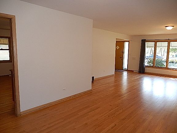 3rd image of 10845 Laramie Ave