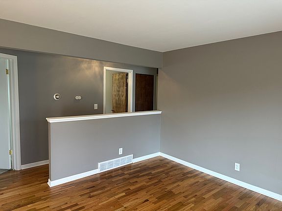 3rd image of 21442 Parkway St