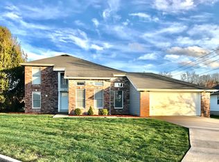 1228 Vintage Ln, Nixa, MO 65714