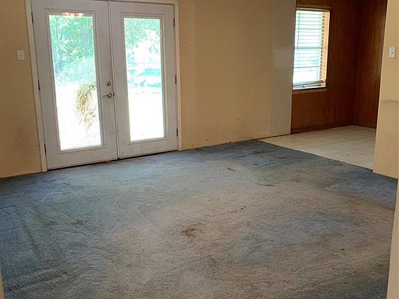 5th image of 3209 Eastland Ave