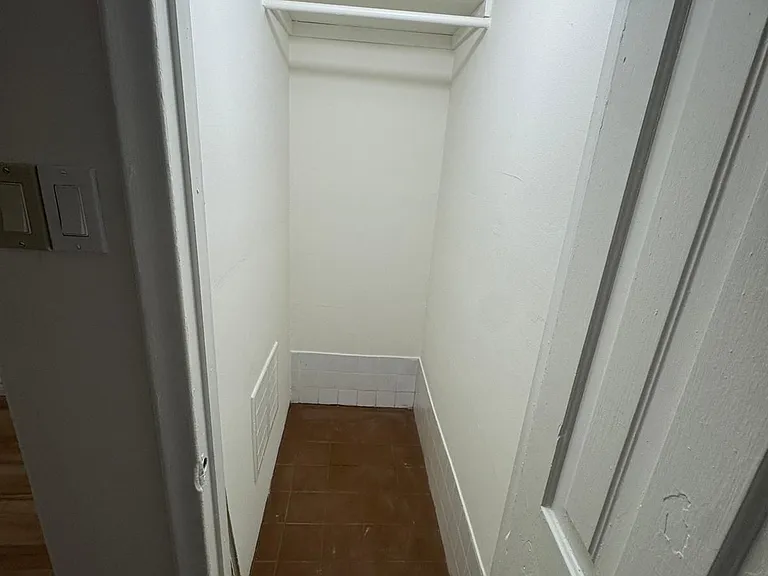 227 Evelyn Ave #4 — Photo 5