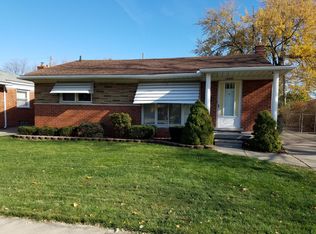 24400 Star Valley Dr, Saint Clair Shores, MI 48080