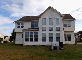 1105 Cranberry Ln W, York, PA 17402