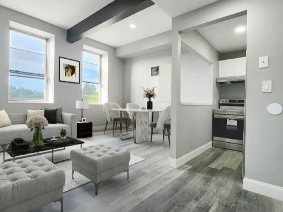 2nd image of 2405 W Jarvis Ave #4T