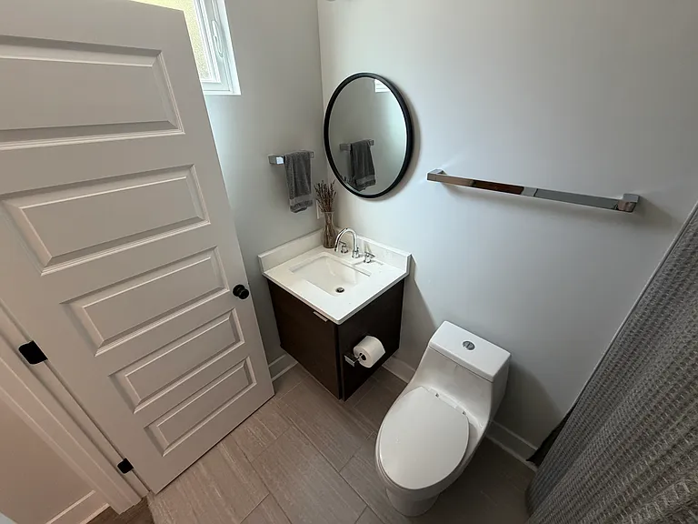 1005 Westbrook Dr #B — Photo 15