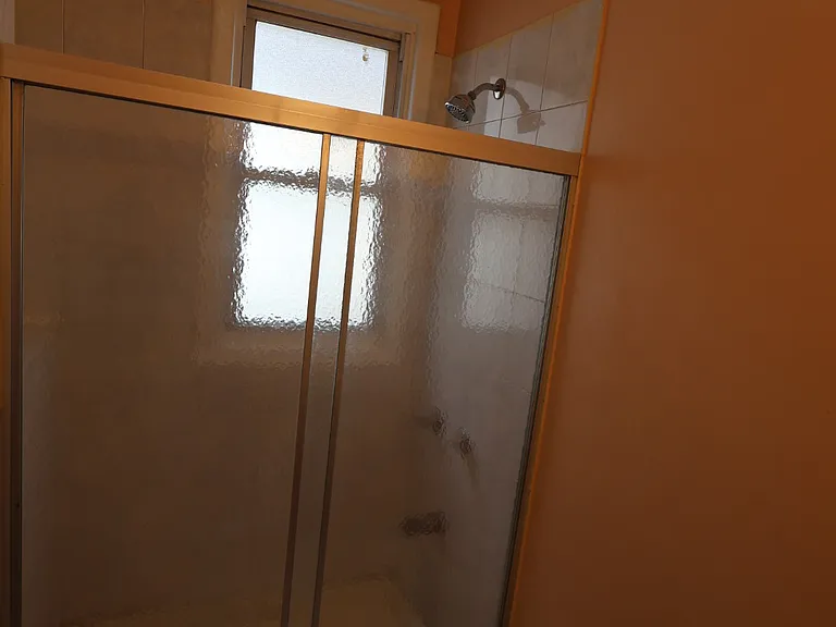 5048 W Henderson St #B — Photo 7