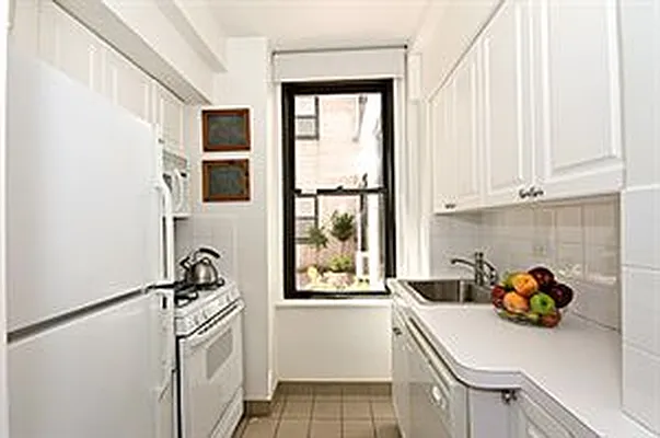 Sold by Douglas Elliman | media 25